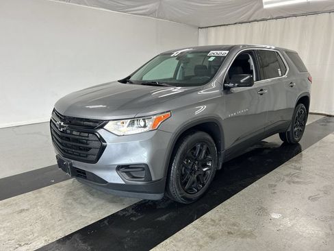 Used 2020 Chevrolet Traverse LS w/ LPO, Black Accent Package AWD/4WD image 5