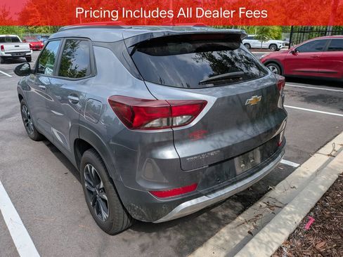 Used 2022 Chevrolet TrailBlazer LT w/ Convenience Package FWD image 4