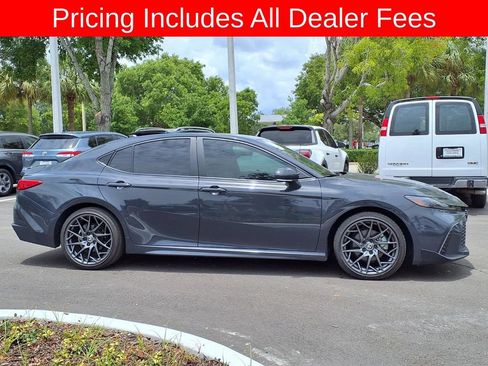 Used 2025 Toyota Camry SE w/ Convenience Package FWD image 8