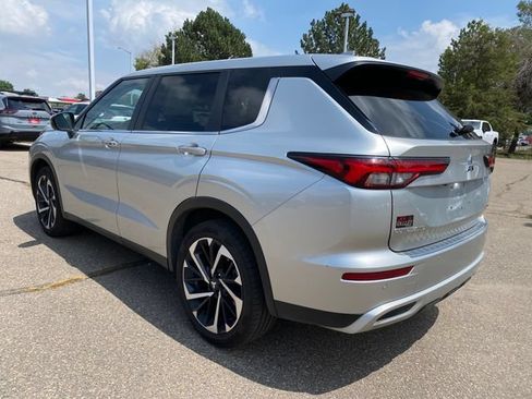 Used 2024 Mitsubishi Outlander SE AWD/4WD image 3