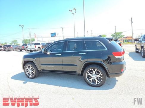 Used 2019 Jeep Grand Cherokee Overland AWD/4WD image 26