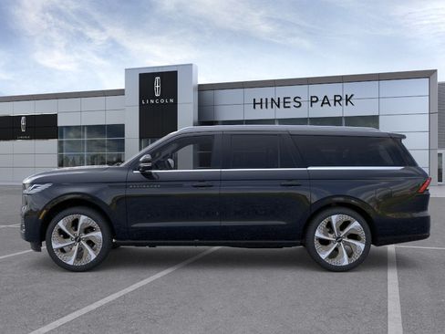 New 2026 Lincoln Navigator L Black Label AWD/4WD image 3