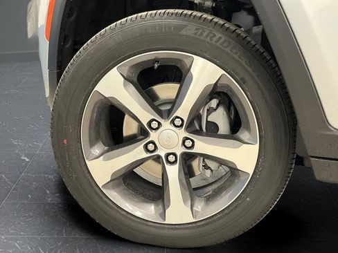 New 2026 Jeep Grand Cherokee Limited w/ Luxury Tech Group II image 37