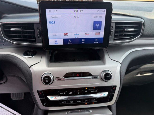 Used 2022 Ford Explorer XLT w/ Equipment Group 202A AWD/4WD image 19