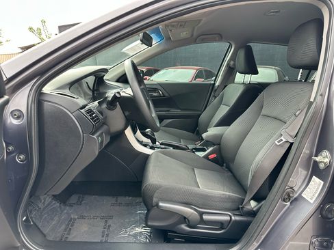 Used 2017 Honda Accord LX image 25