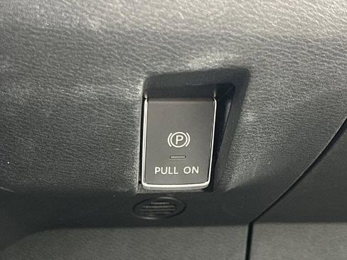 Certified 2023 Nissan Ariya AWD image 6