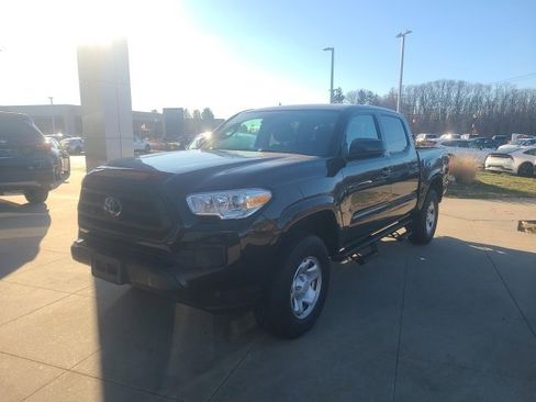 Used 2020 Toyota Tacoma SR image 3