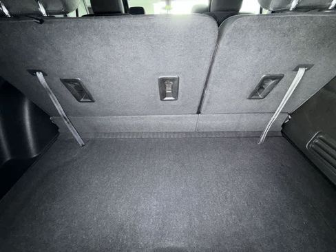 Used 2023 Chevrolet Traverse LT FWD image 25