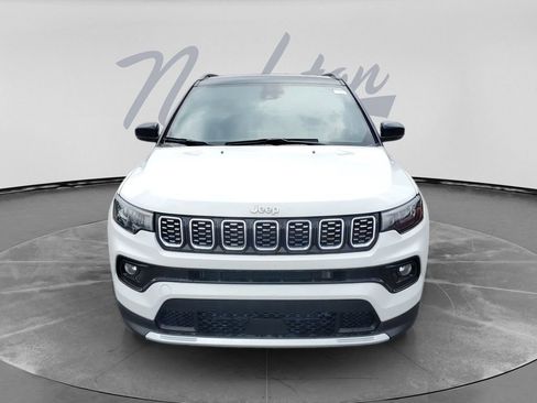 Used 2025 Jeep Compass Limited AWD/4WD image 2