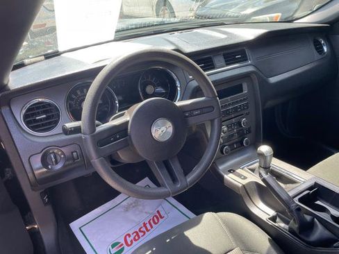 Used 2010 Ford Mustang GT RWD image 7