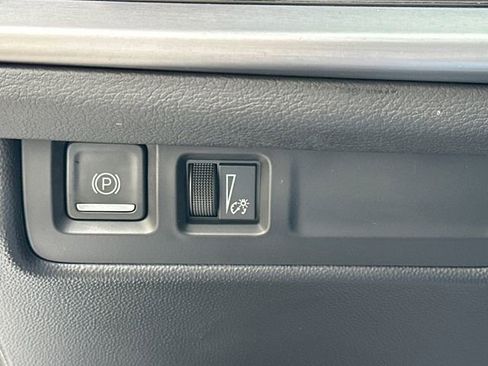 Used 2025 Cadillac XT4 Premium Luxury w/ Technology Package image 29