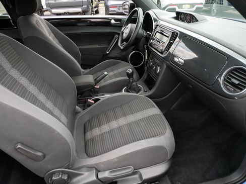 Used 2013 Volkswagen Beetle 2.0T FWD image 11