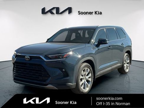 Used 2024 Toyota Grand Highlander Limited image 1