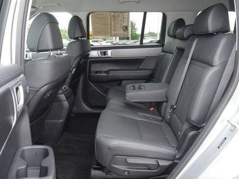 Used 2025 Hyundai Santa Fe SEL FWD image 33