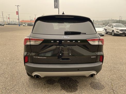 Used 2021 Ford Escape Titanium AWD/4WD image 5