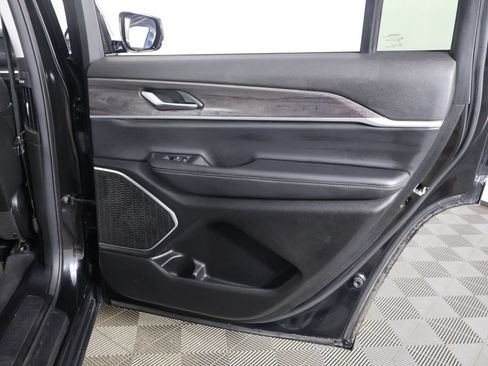 Used 2022 Jeep Grand Cherokee L Limited AWD/4WD image 28