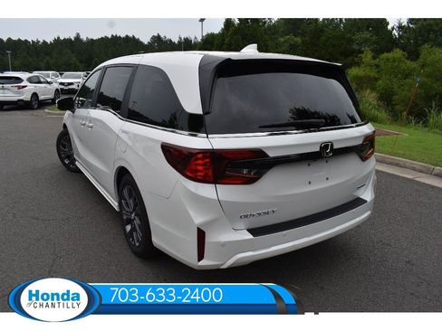 New 2026 Honda Odyssey Touring image 5