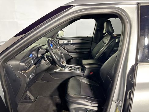 Used 2020 Ford Explorer Limited image 11