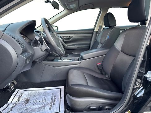 Used 2017 Nissan Altima 2.5 SR w/ Midnight Edition Package image 11