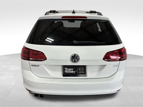 Used 2016 Volkswagen Golf S image 7