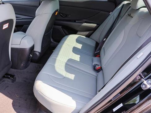 New 2025 Hyundai Elantra Limited image 25