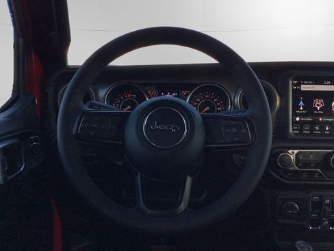 Used 2023 Jeep Gladiator Sport image 12