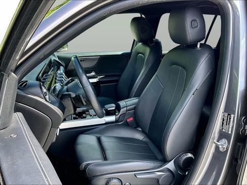 Certified 2022 Mercedes-Benz GLB 250 4MATIC image 13