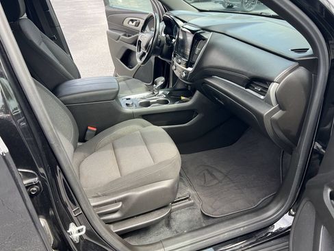 Used 2022 Chevrolet Traverse LT AWD/4WD image 35