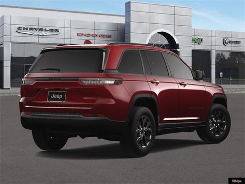 New 2025 Jeep Grand Cherokee Laredo image 7