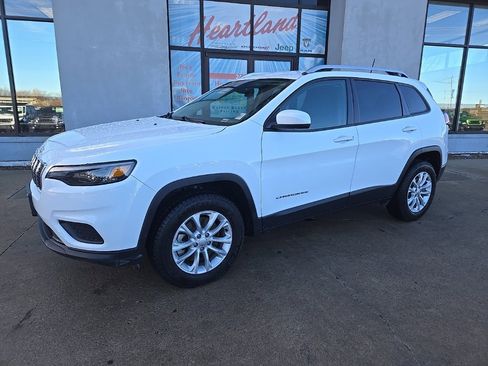 Used 2021 Jeep Cherokee Latitude image 3