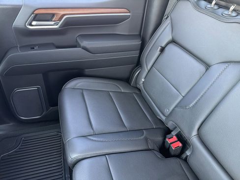 Used 2022 GMC Sierra 1500 Denali w/ Denali Reserve Package AWD/4WD image 12