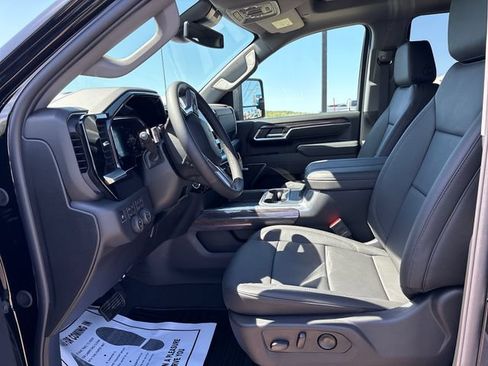 New 2026 Chevrolet Silverado 2500 LTZ w/ LTZ Convenience Package AWD/4WD image 8