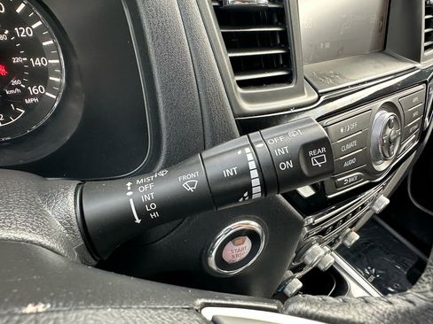 Used 2019 Nissan Pathfinder SV image 45