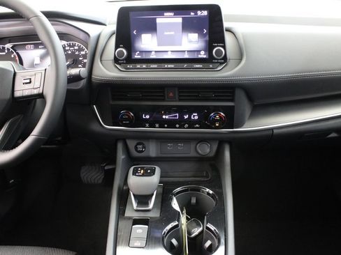 New 2026 Nissan Rogue SV FWD image 20