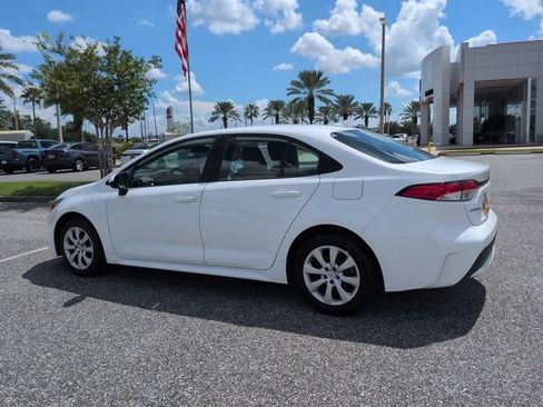 Used 2021 Toyota Corolla LE FWD image 6