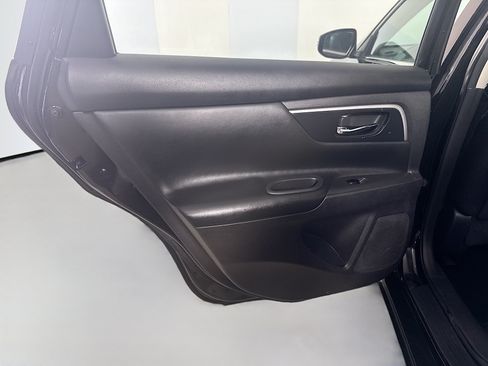 Used 2016 Nissan Altima 2.5 SL w/ Moonroof Package FWD image 26