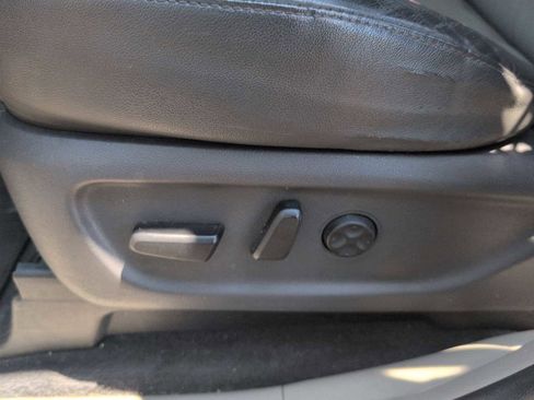 Used 2016 Kia Sedona SX FWD image 17