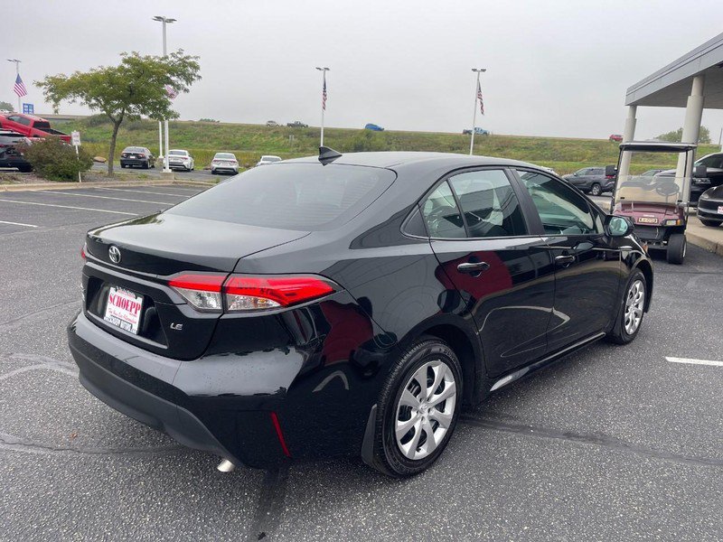 Used 2026 Toyota Corolla LE FWD image 3