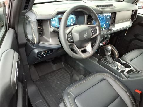 New 2025 Ford Bronco Badlands image 10