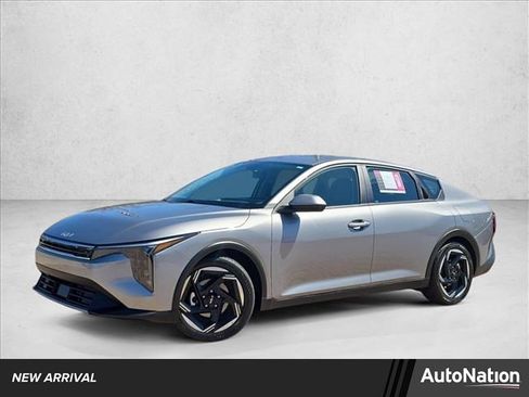 Used 2025 Kia K4 EX image 1