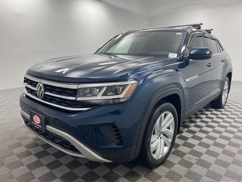 Used 2021 Volkswagen Atlas Cross Sport SE image 2