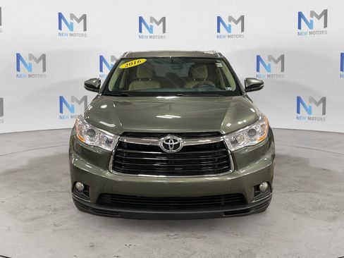 Used 2016 Toyota Highlander XLE AWD/4WD image 8
