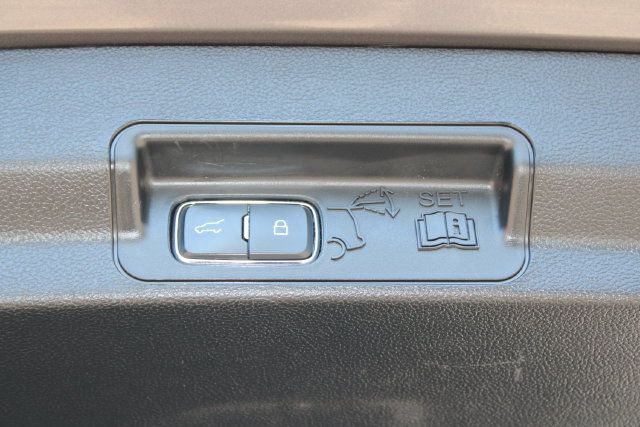 Used 2023 Ford Explorer XLT RWD image 44