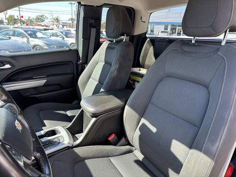 Used 2022 Chevrolet Colorado LT w/ Fleet Safety Package image 17