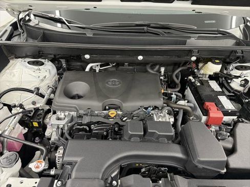 Certified 2025 Toyota RAV4 LE image 34