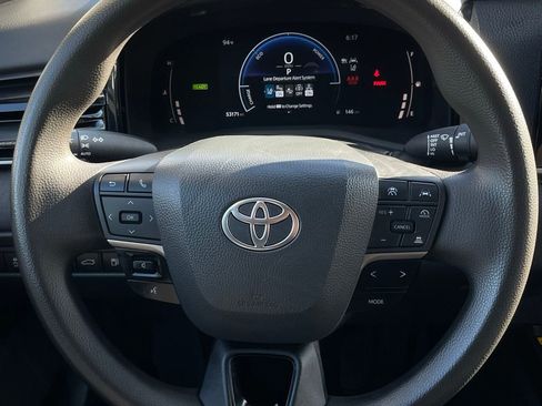 Used 2025 Toyota Camry LE FWD image 14