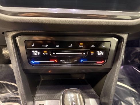 Used 2023 Volkswagen Tiguan SE w/ Panoramic Sunroof Package AWD/4WD image 18