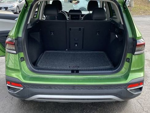 New 2026 Volkswagen Taos SE AWD/4WD image 28