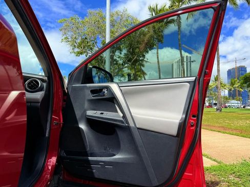 Used 2014 Toyota RAV4 Limited image 14