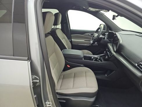 Used 2026 Chevrolet Traverse LT w/ Driver Confidence Package FWD image 21